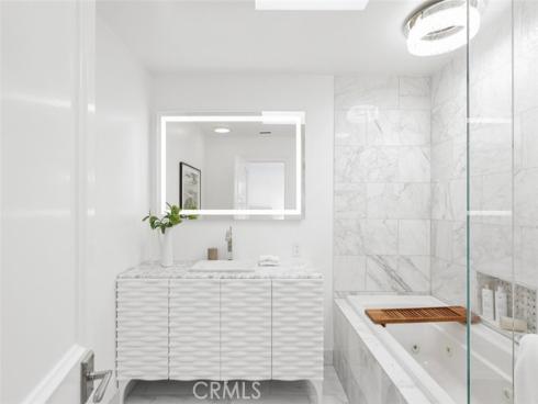 21 Lochmoor , Newport Beach, CA