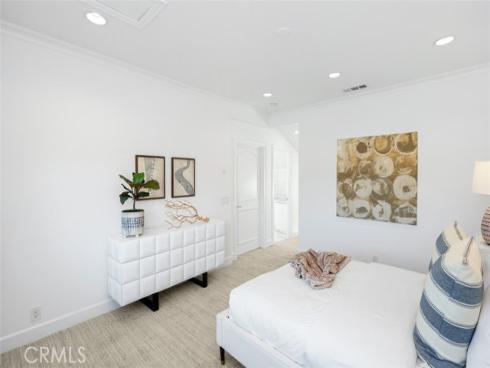21 Lochmoor , Newport Beach, CA