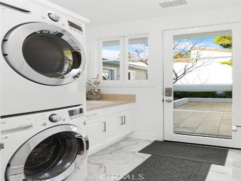 21 Lochmoor , Newport Beach, CA