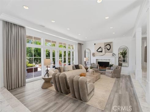 21 Lochmoor , Newport Beach, CA