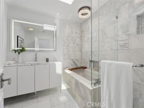 21 Lochmoor , Newport Beach, CA