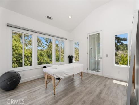 21 Lochmoor , Newport Beach, CA