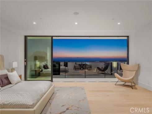 4 Geneve , Newport Beach, CA