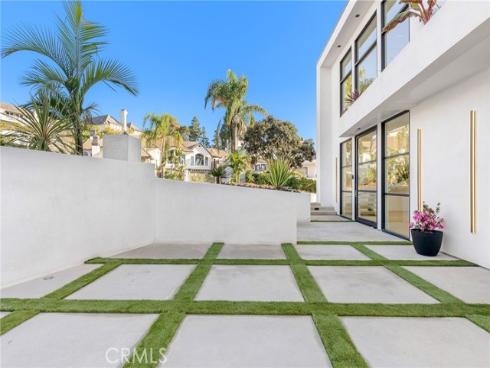 4 Geneve , Newport Beach, CA
