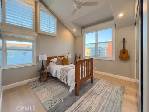 2712 W Oceanfront , Newport Beach, CA