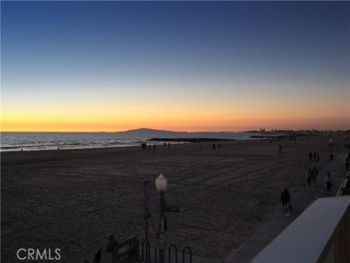 2712 W Oceanfront , Newport Beach, CA