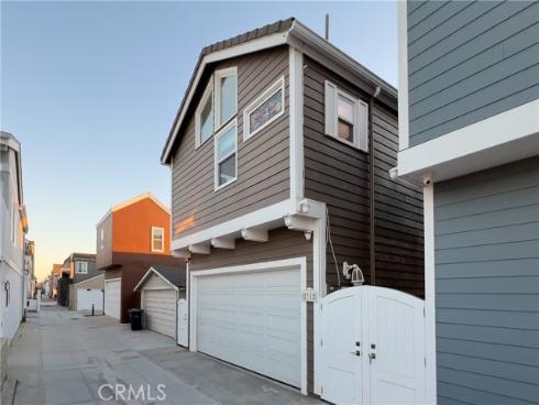 2712 W Oceanfront , Newport Beach, CA
