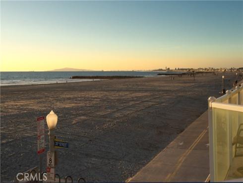 2712 W Oceanfront , Newport Beach, CA