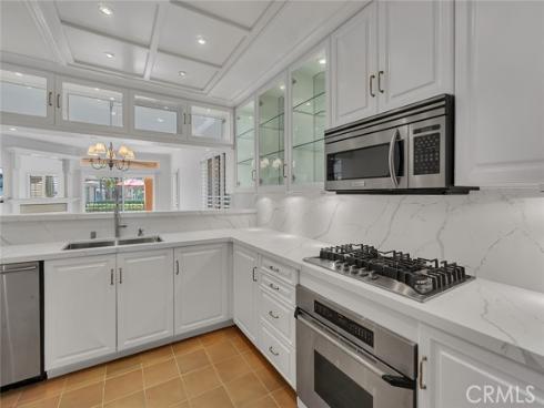 172 Villa Point Drive, Newport Beach, CA