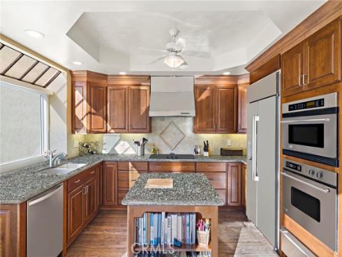 25 Lucerne Street, Newport Beach, CA