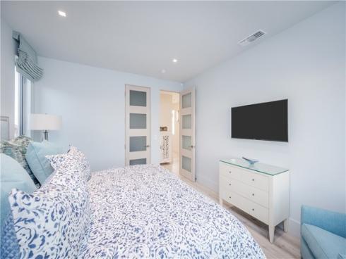 3407 W Oceanfront , Newport Beach, CA