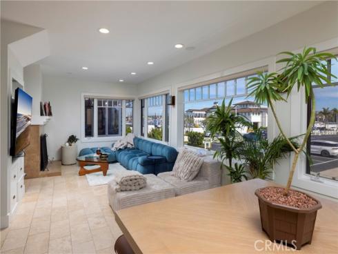 203 8th st , Newport Beach, CA