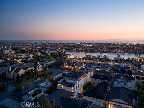 2304  Cliff  , Newport Beach, CA
