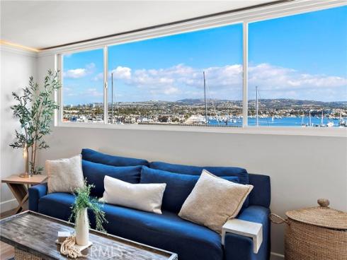 310 Fernando Street 303