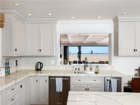 1228 W Oceanfront , Newport Beach, CA