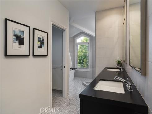 212 Kings Pl , Newport Beach, CA