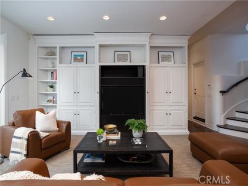 212 Kings Pl , Newport Beach, CA