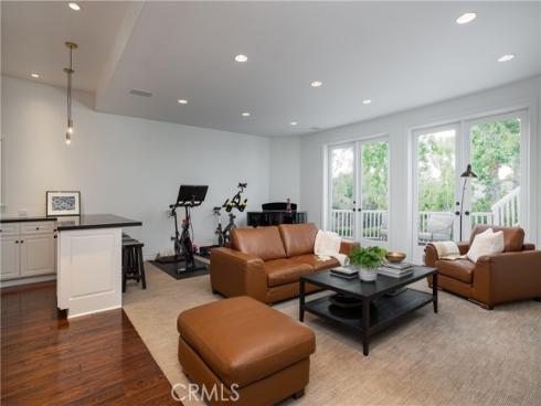 212 Kings Pl , Newport Beach, CA