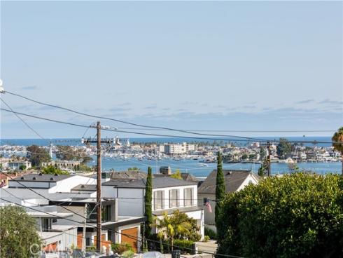 212 Kings Pl , Newport Beach, CA