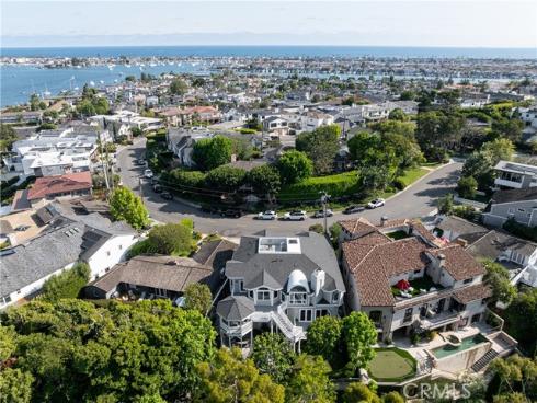 212 Kings Pl , Newport Beach, CA