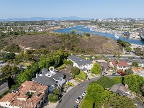 212 Kings Pl , Newport Beach, CA