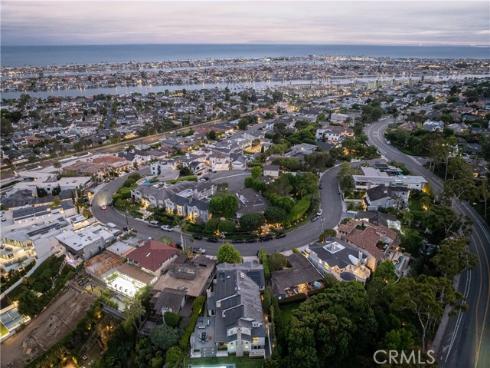 212 Kings Pl , Newport Beach, CA