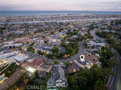 212 Kings Pl , Newport Beach, CA