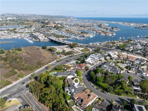 212 Kings Pl , Newport Beach, CA