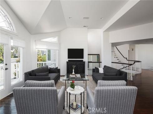 212 Kings Pl , Newport Beach, CA