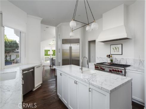212 Kings Pl , Newport Beach, CA