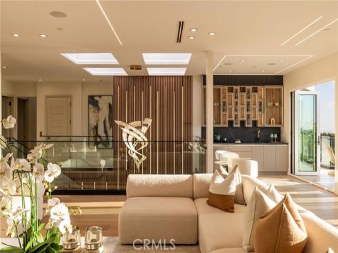 4 Narbonne , Newport Beach, CA