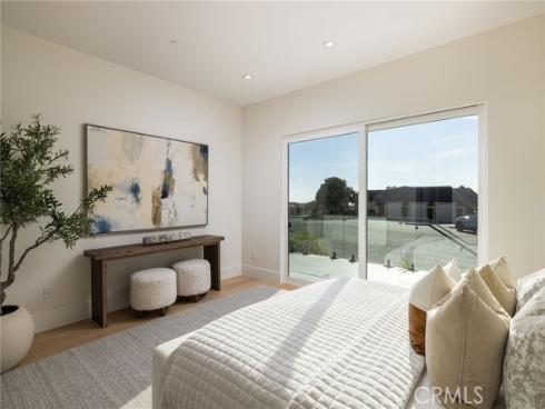 4 Narbonne , Newport Beach, CA