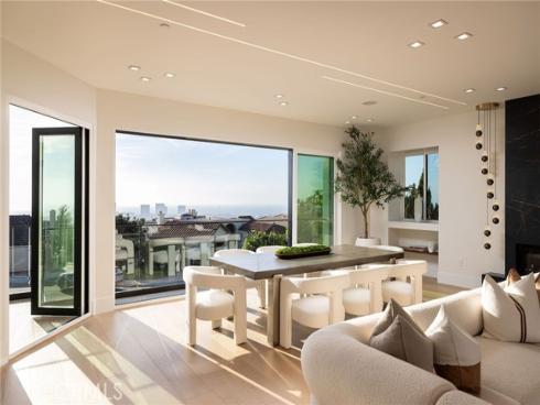 4 Narbonne , Newport Beach, CA