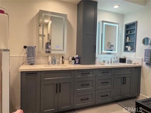 51 Seabrook Cove , Newport Beach, CA