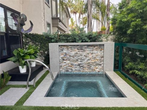 51 Seabrook Cove , Newport Beach, CA