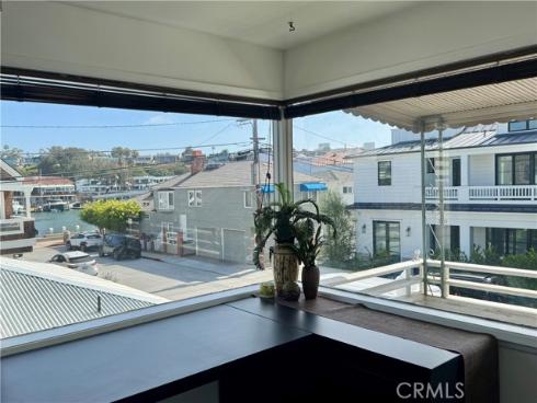 327 Onyx , Newport Beach, CA