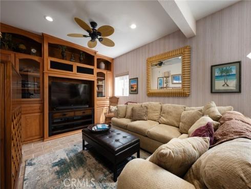 327 Onyx , Newport Beach, CA