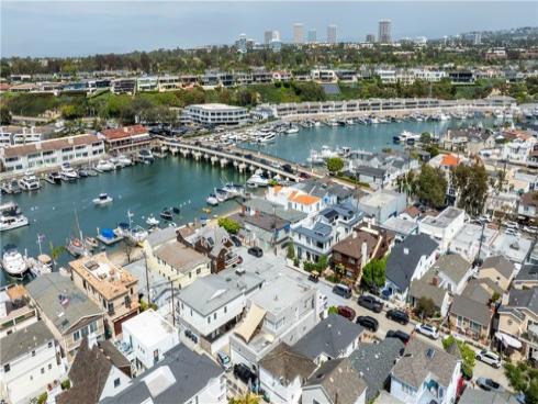 327 Onyx , Newport Beach, CA