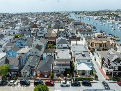 327 Onyx , Newport Beach, CA