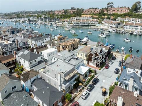 327 Onyx , Newport Beach, CA