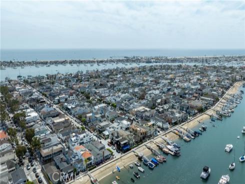 327 Onyx , Newport Beach, CA