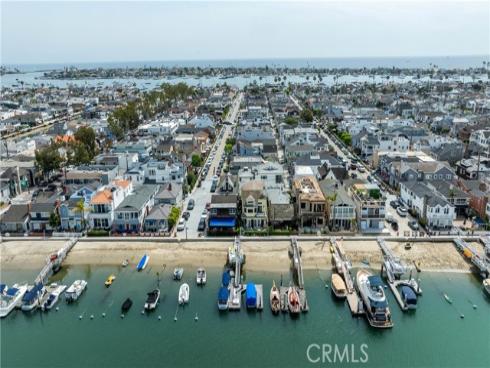 327 Onyx , Newport Beach, CA