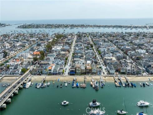 327 Onyx , Newport Beach, CA
