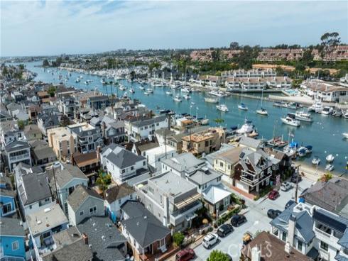 327 Onyx , Newport Beach, CA