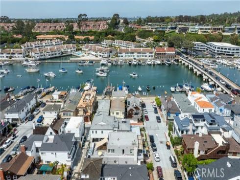 327 Onyx , Newport Beach, CA