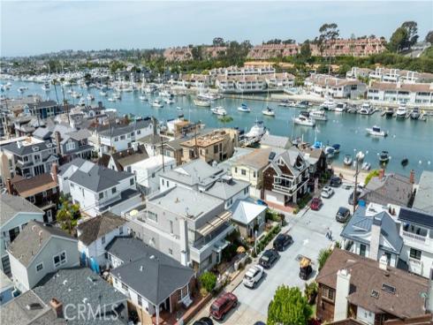 327 Onyx , Newport Beach, CA