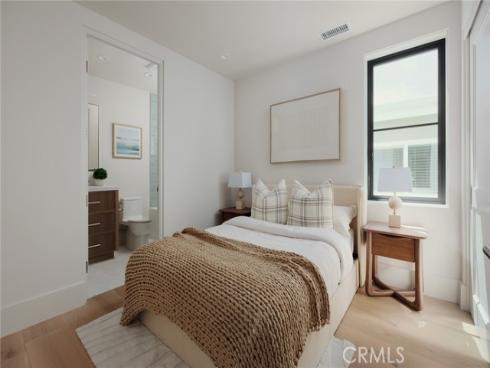 1123 E Balboa , Newport Beach, CA