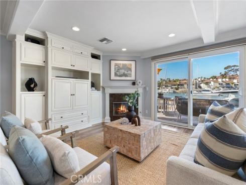 1011 N Bay Front , Newport Beach, CA