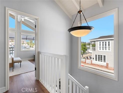1011 N Bay Front , Newport Beach, CA
