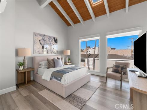 1011 N Bay Front , Newport Beach, CA